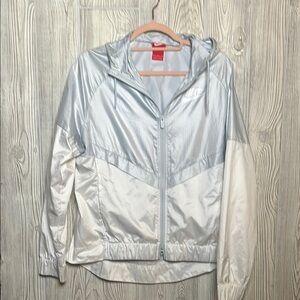 Nike Womens Size Medium Windrunner Track Jacket Pure Platinum/White